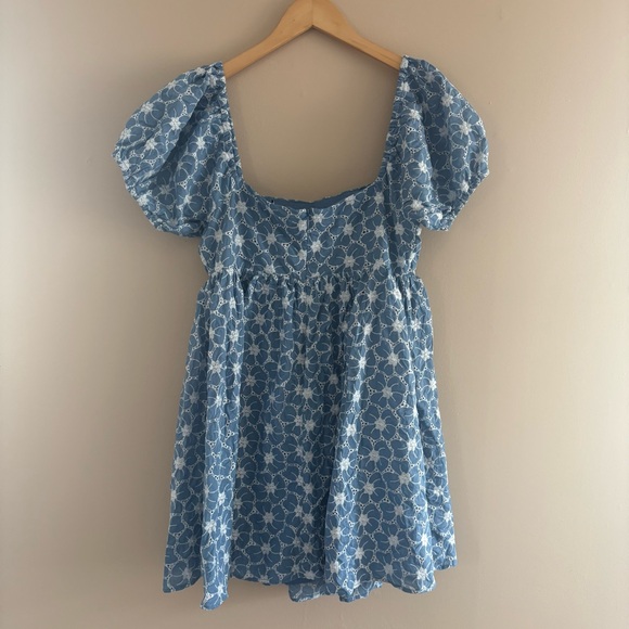 Lulus Fit to Frolic Blue Eyelet Lace Puff Sleeve Babydoll Dress size Large Beach - Picture 4 of 9
